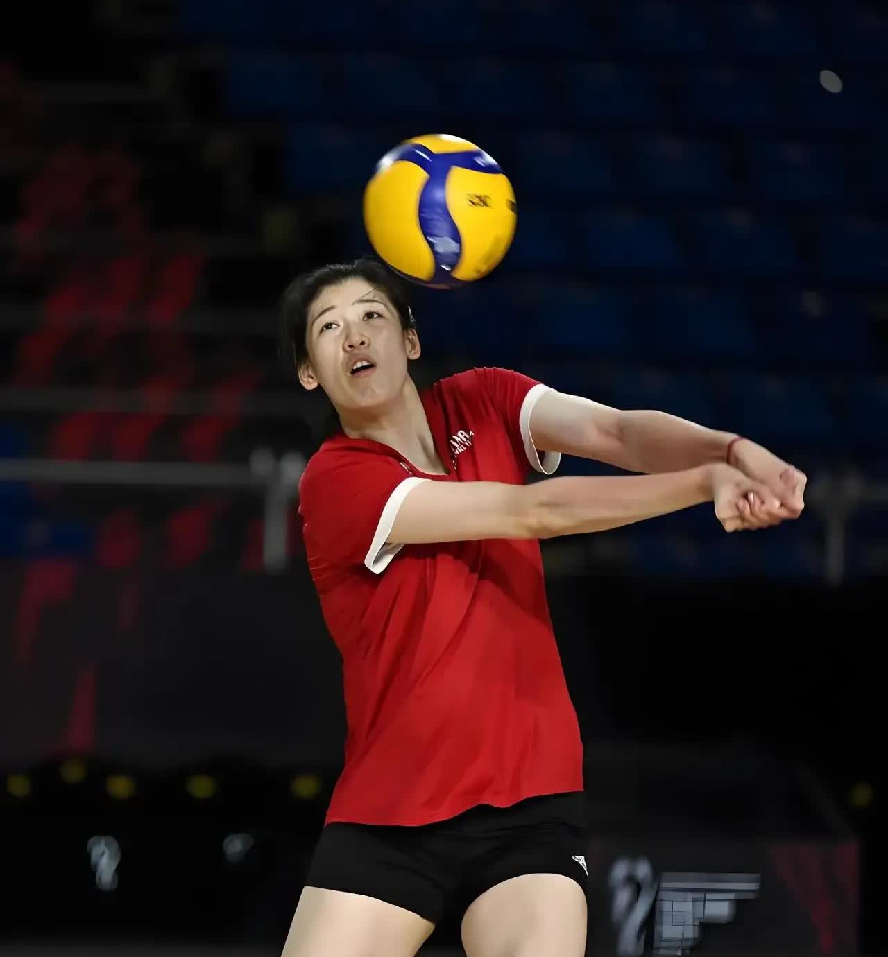 李盈莹怎么了？昨天，世界锦标赛中国女排首战墨西哥队，李盈莹首