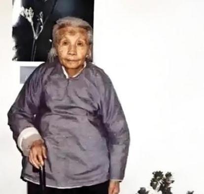 1992年88岁老太太嘱咐孙子，自己死后，千万要将尸体保存好，会有奇迹发生，不料