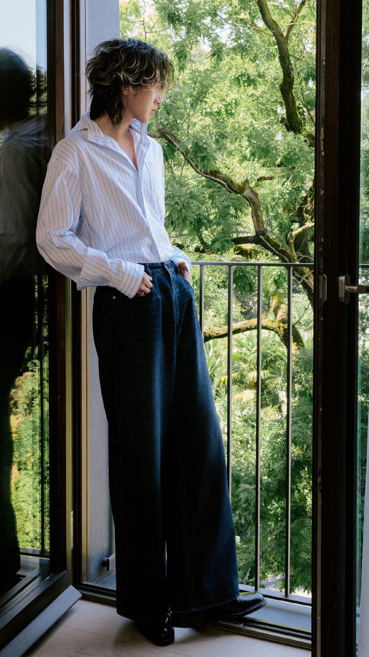 最爱的三张为什么穿上衣服这么白幼瘦啊…明明有大肘子来着蔡徐坤米兰时装周kun
