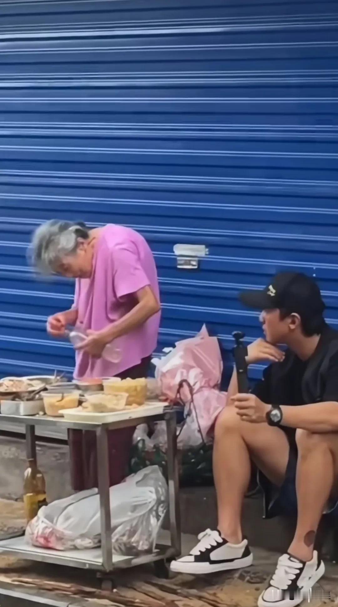 看来，不论是明星还是普通人，都有家乡情结啊，千好万好不如家乡好，山珍海味不如家乡
