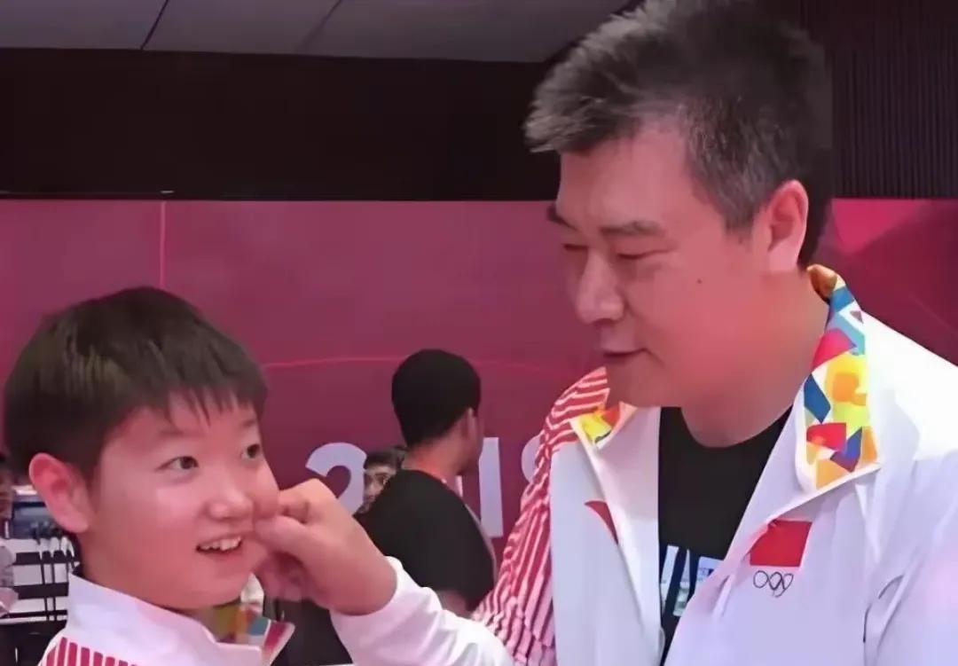 孙颖莎比赛成绩好脾气也不小，蒯曼等队友和孙颖交流很好小心，更别说去捏一捏孙颖胖乎
