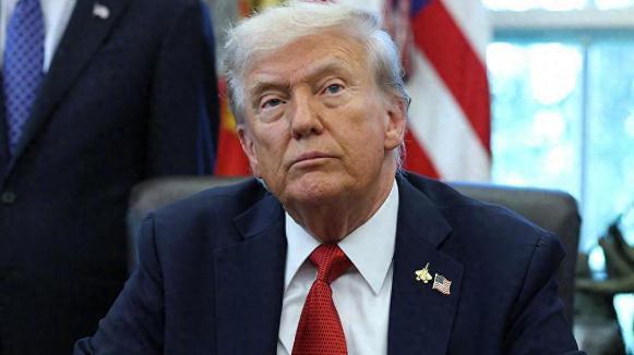 美国人就是大方，在自己30万亿美元债务的困境下，依然在去年资助了中国1300万美