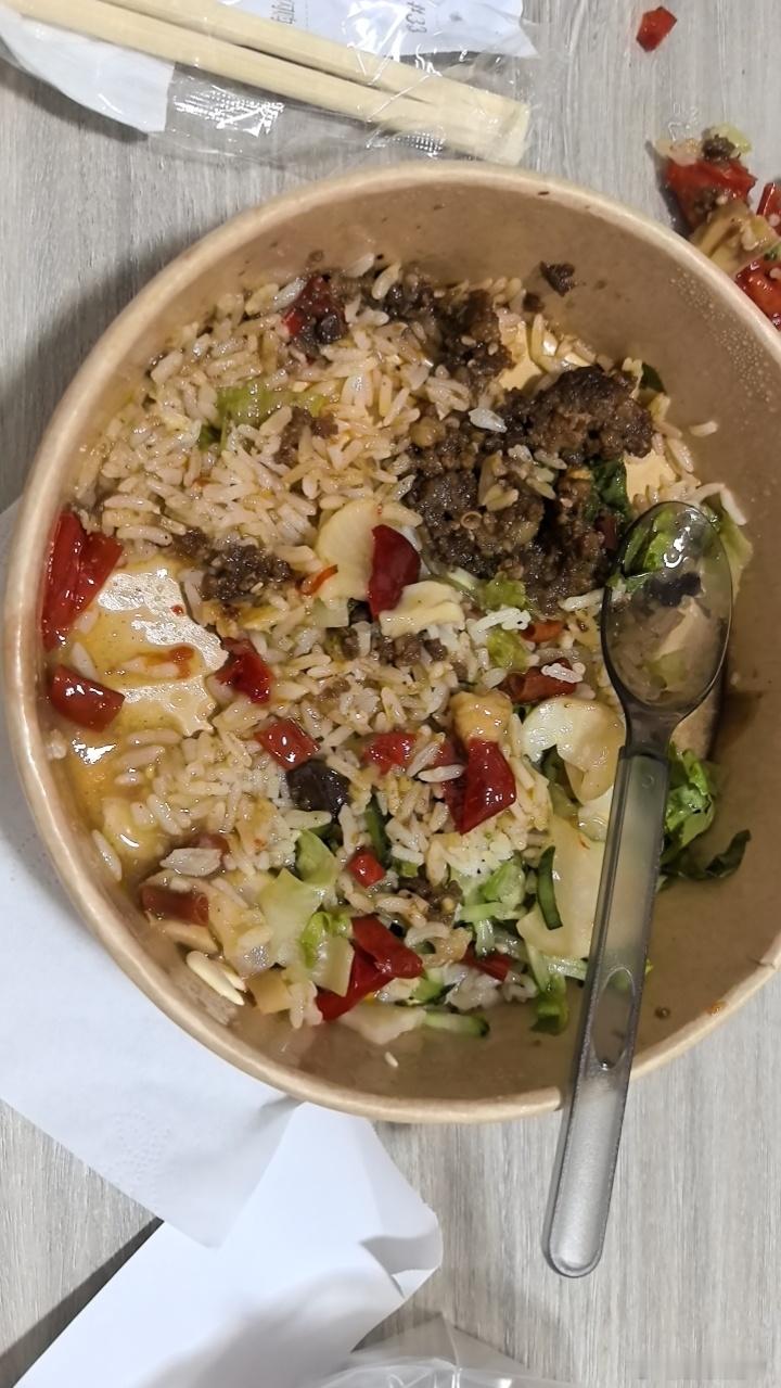 这是假的煲仔饭吧吃完感觉喝了几口油