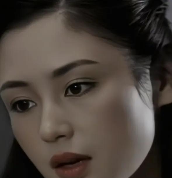 不要再质疑陈凯歌的审美眼光了，其实他喜欢的女人类型一直都是一个样子，大脸庞，大身