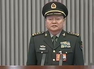 军队反腐：拔蛀虫才能护长城，半分退让都不行！咱老百姓心里，军队就是护家的铁壁铜墙