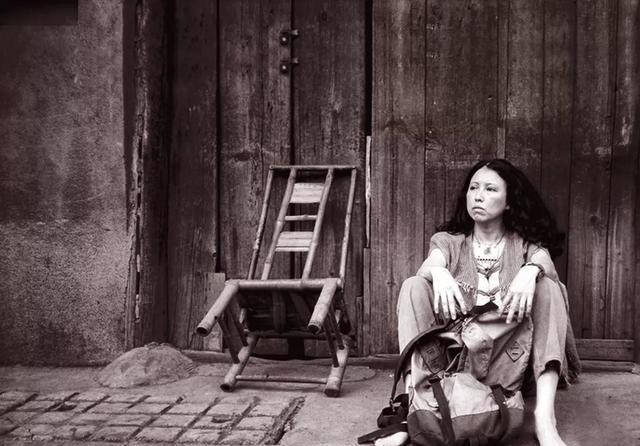 文人为什么都爱自杀呢？三毛——上吊；顾城——上吊（先将妻子砍死之后）；徐