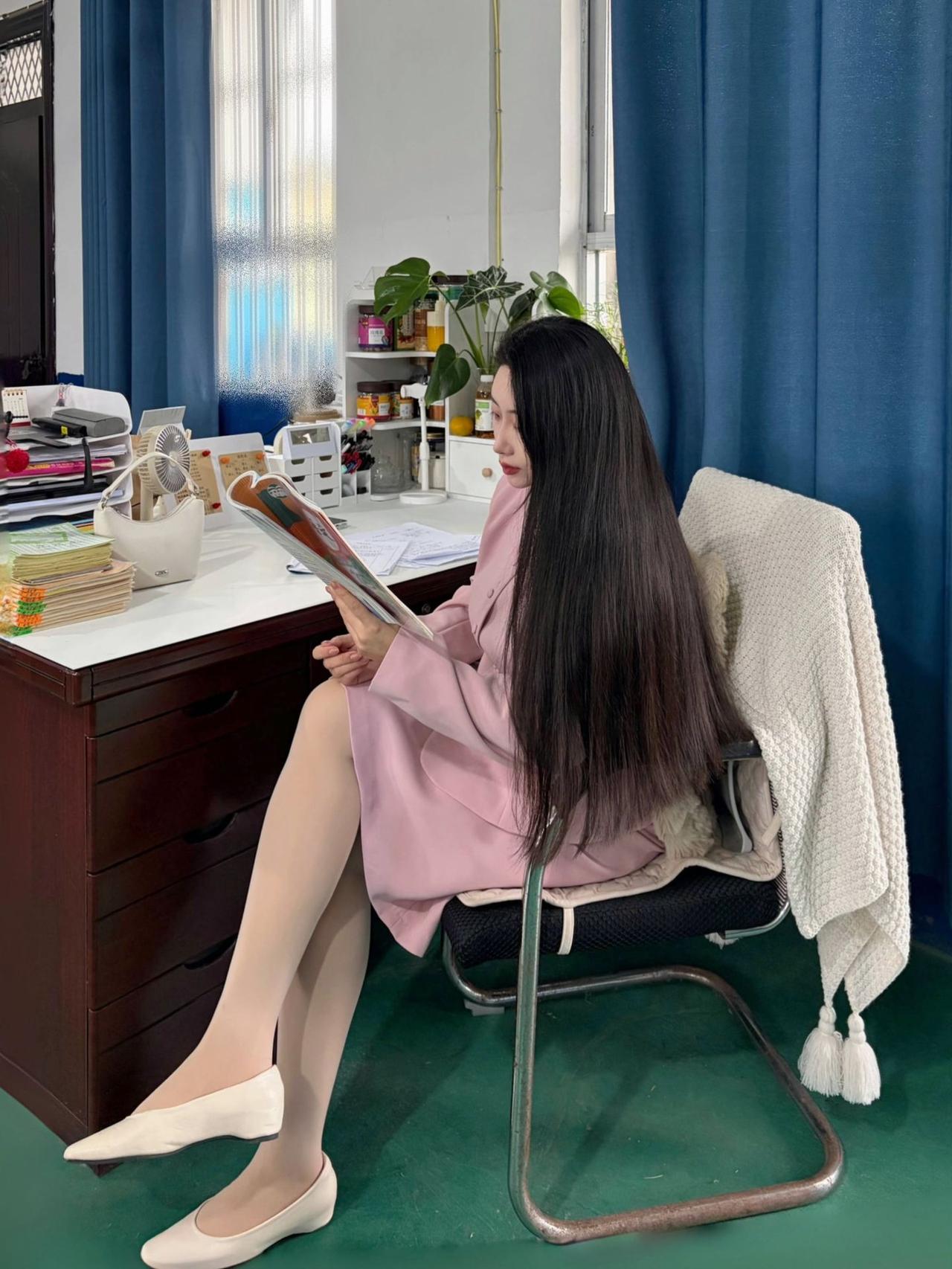 当老师久了，心里的困惑就像滚雪球一样越积越多。“师者，传道授业解惑也”，可现在感