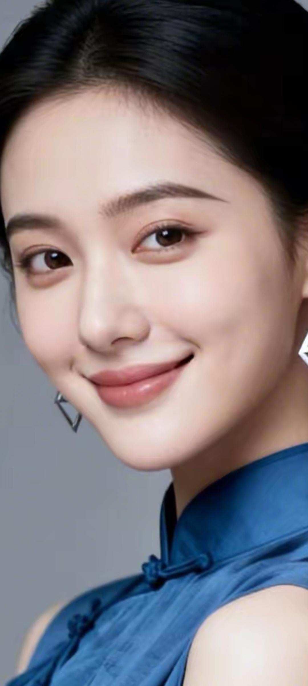 优雅蓝调，甜美笑容，气质满分！💙😊