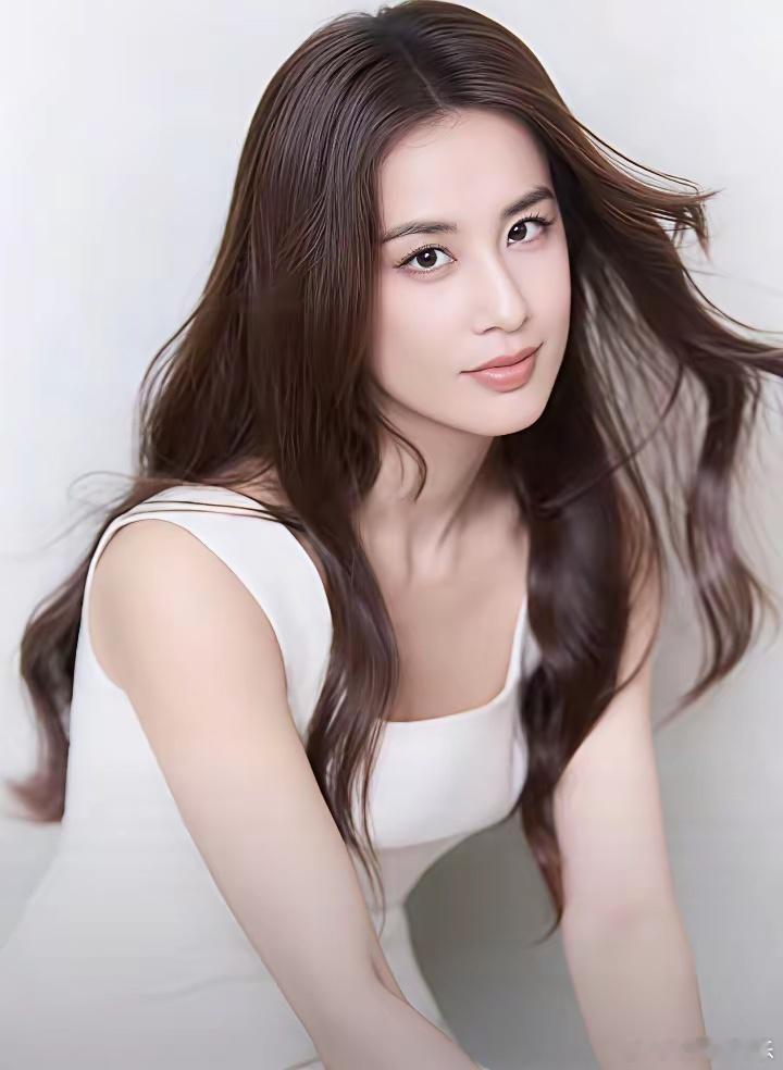 黄圣依会不会后悔到肠都青了？周星驰导演的《功夫女足》上映后，很多星女郎都站出来支
