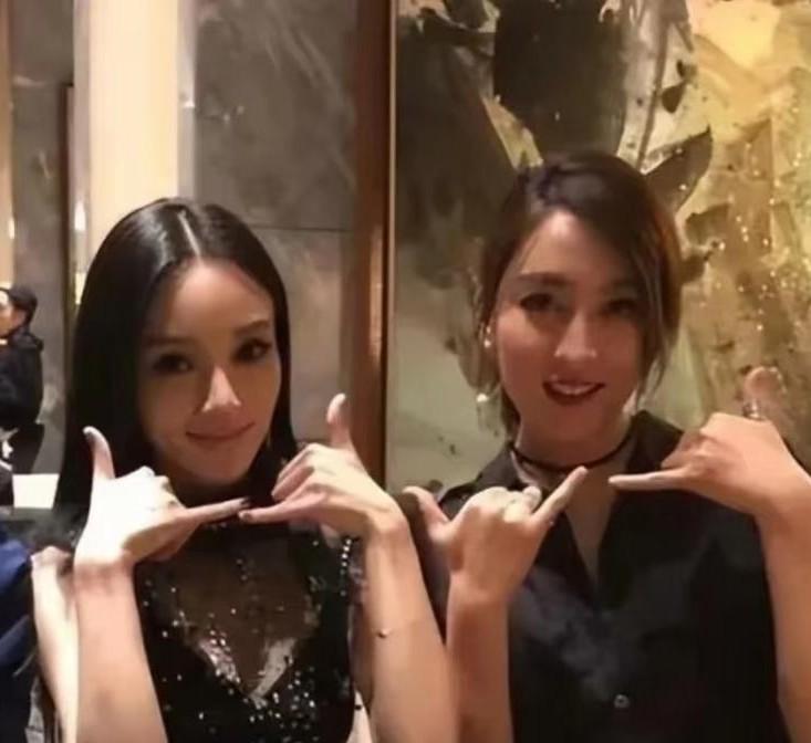 李小璐一句“当年的事不是那样的”最懵的不是贾乃亮也不是他的好兄弟而是曾经替
