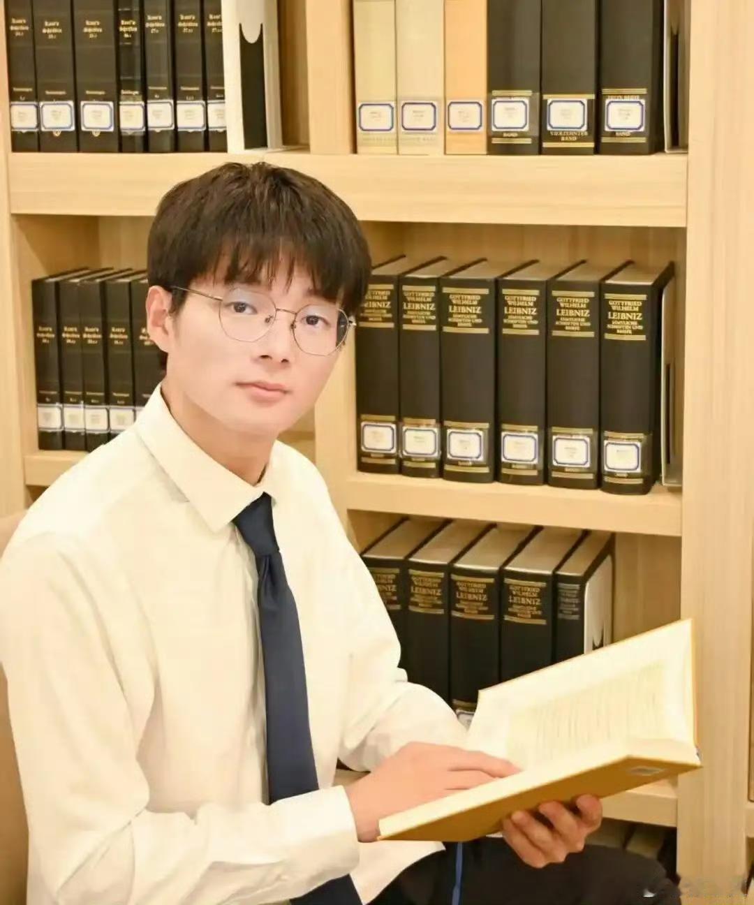 本科毕业4年26岁研究生成为浙大博导，论文外审全优，提前毕业，被质疑老师公开为他