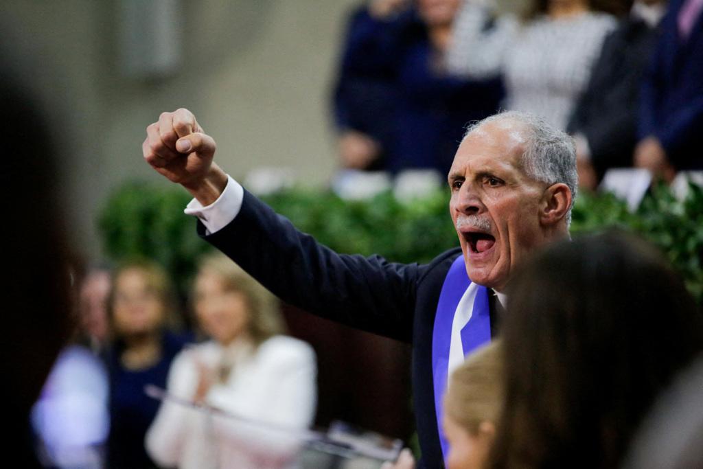 赖清德这回可是彻底栽了个大跟头！原本以为洪都拉斯换了新总统，台湾当局就能借尸还魂