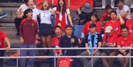 男足0比0战平伊朗，吴曦差点破门0比0，平了伊朗。不丢人，但真有点可惜。下午