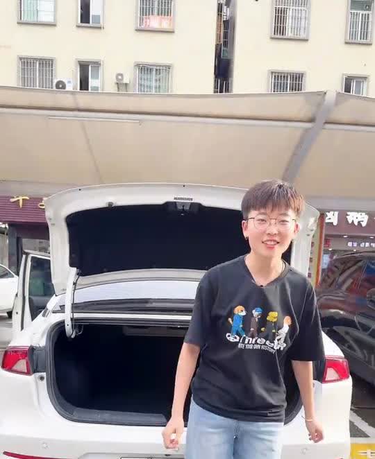 为什么租埃安S？你们知道为什么那么多人喜欢租埃安S来跑网约车吗？因为人家空间