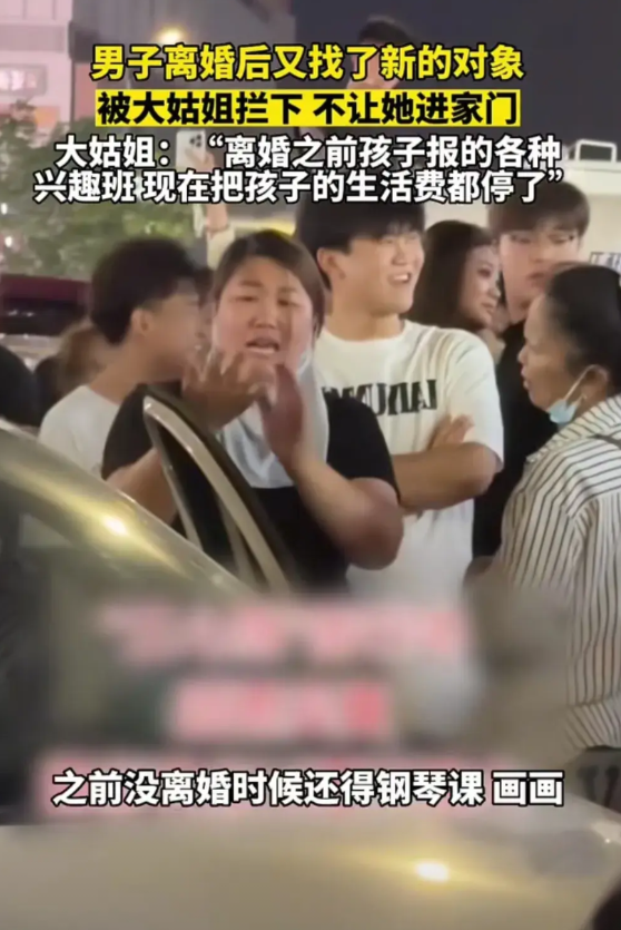 帮理不帮亲！6月24日，河南商丘，大姑姐为侄当街堵门拦住弟弟的车，引来不少路人