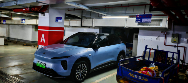 首次用车发个作业终于提车完成了车衣和隔热膜施工，用了62000积分最后只花了3