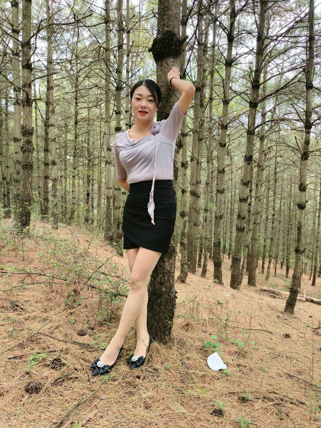 性感美女的日常穿搭