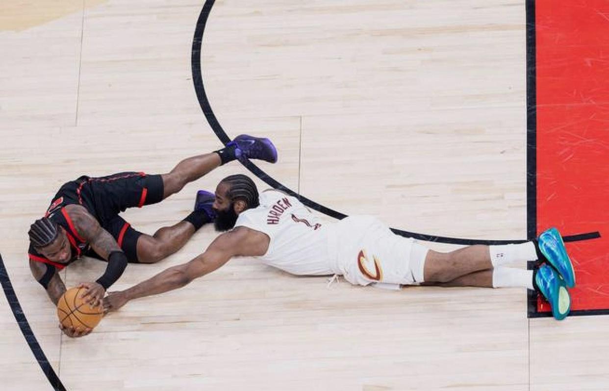 预测骑士和猛龙的“天王山”之战成功得出了一个结论那就是骑士想赢就得拼三分球，