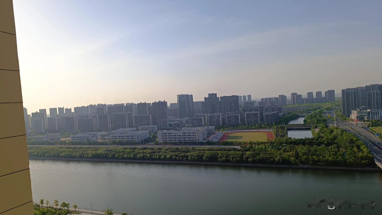 做个调查，今年有没有买卖杭州湾新区房子的，大家都多少一平成交的？