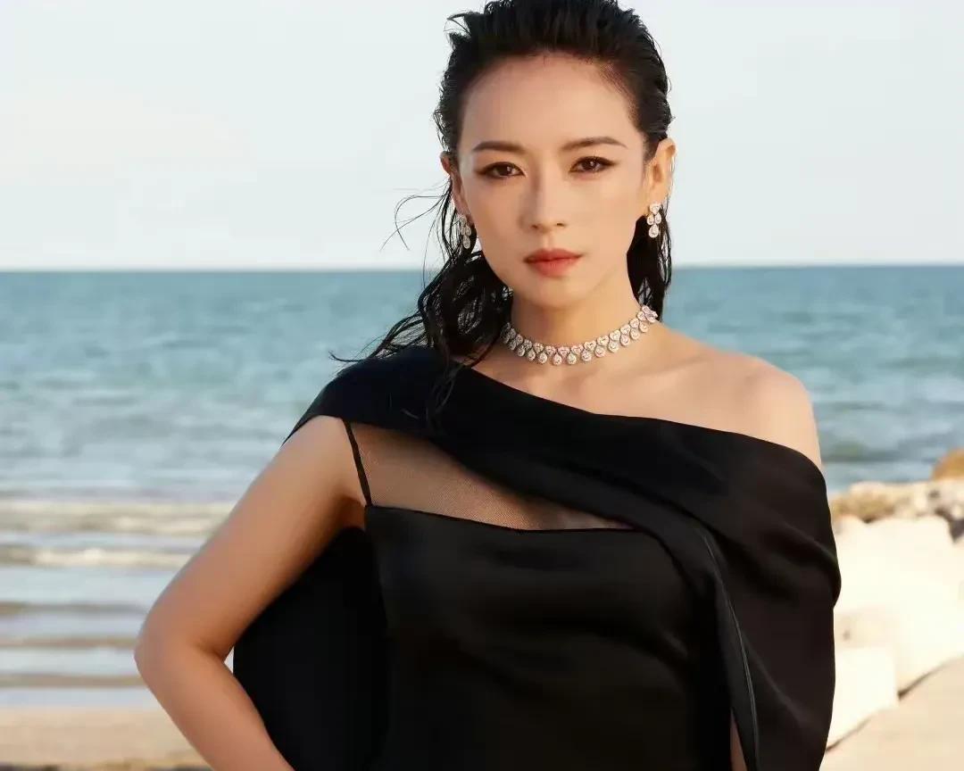 章子怡这辈子都没这么无语过明明自己才是《酱园弄》的女主角万万没想到这电影一