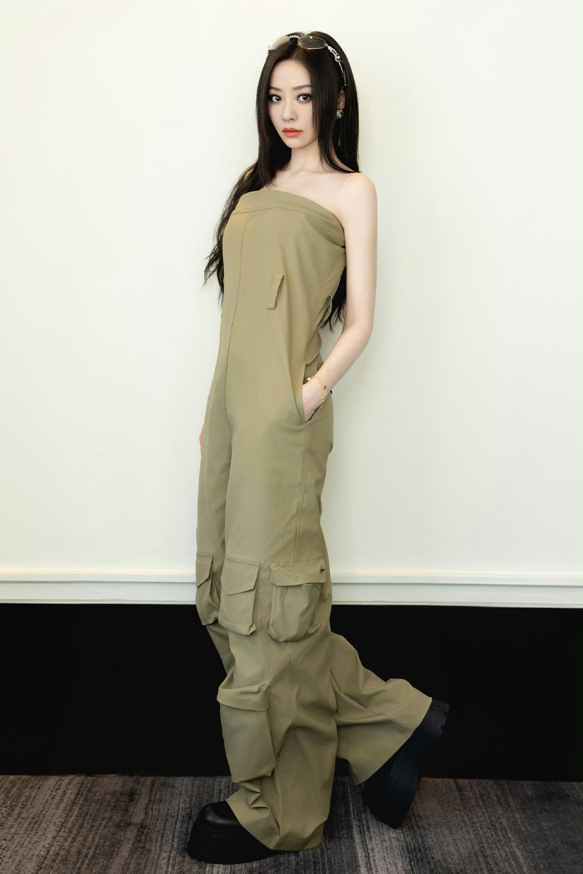 张靓颖～～连体服张靓颖美女明星同款​​​