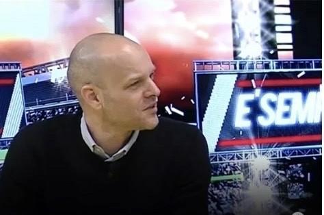 右翼卫的X先生会是谁呢？随着邓弗里斯因为脚踝的伤势接受手术治疗并会缺席到明年3月