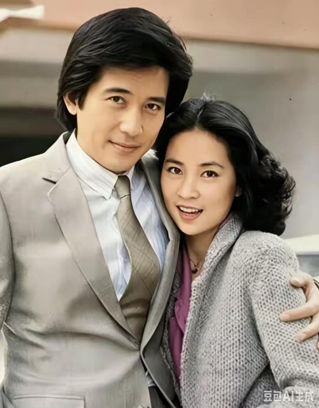 80年代，秦汉和林凤娇的同框堪称经典。那时秦汉面容俊朗、气质儒雅，林凤娇眉眼清丽
