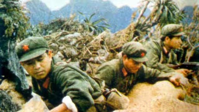 法卡山前线的老兵讲了个战术，听完直接把我整不会了。他们炸电线杆，只炸水泥壳，不