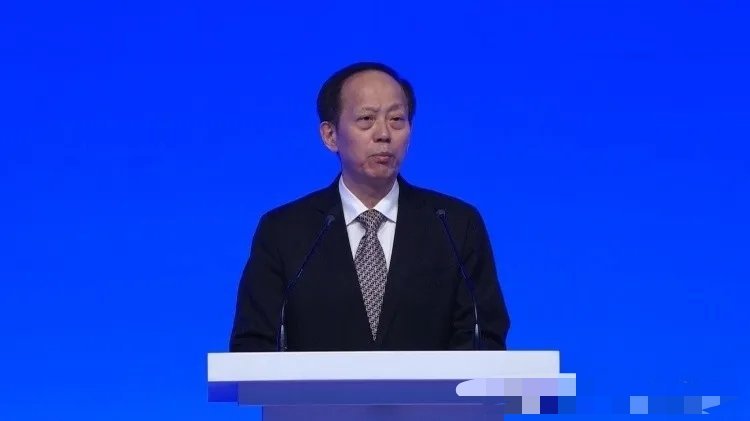 苟仲文被提起公诉目前最大的悬念是苟仲文会判几年了？陈戌源无期徒刑，杜兆才一审有期