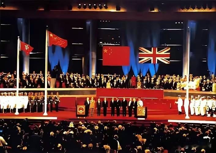 很多人都认为香港之所以能回归，是因为租期到了，但其实根本不是那么回事。首先