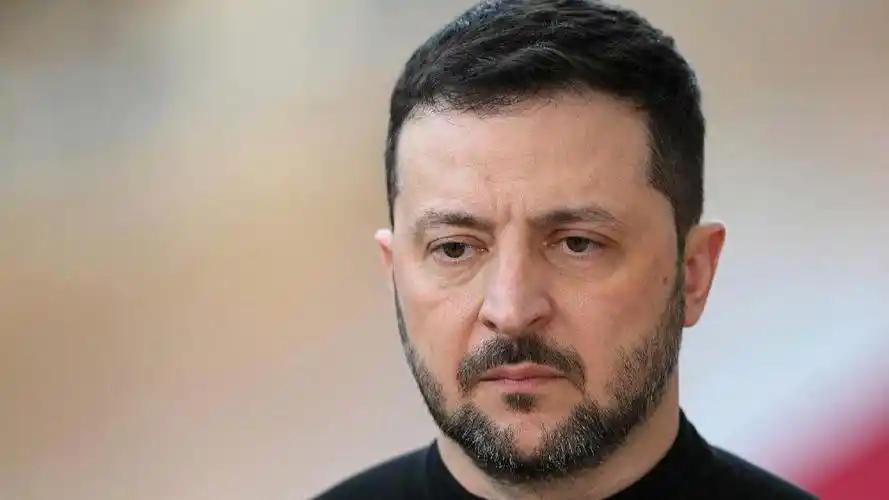 泽连斯基：将对中国公民实施制裁。今日俄罗斯消息，12月22日，泽连斯基在其电