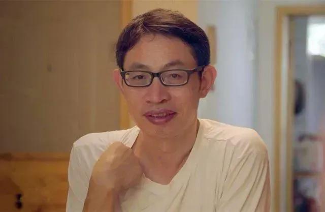 2008年，汶川地震爆发时，教师范美忠竟然丢下全班学生，自己“嗖”一下跑了出去。