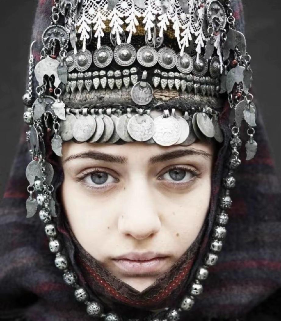 一百五十万亚美尼亚人被屠杀的原因1915年5月，奥斯曼帝国正式出台了《特