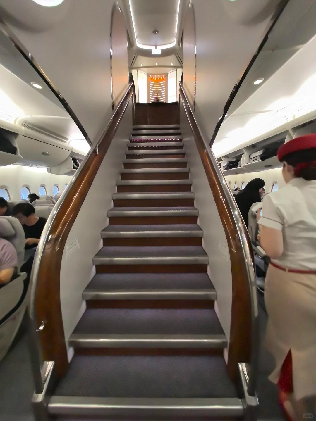 A380备降杭州要花多少钱（以阿联酋航空那次真实事件参考）航班EK302