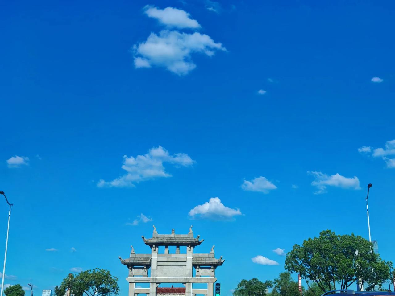 二线城市三口之家一个月要花多少钱？我家要1万。房贷3000元孩子的教育、