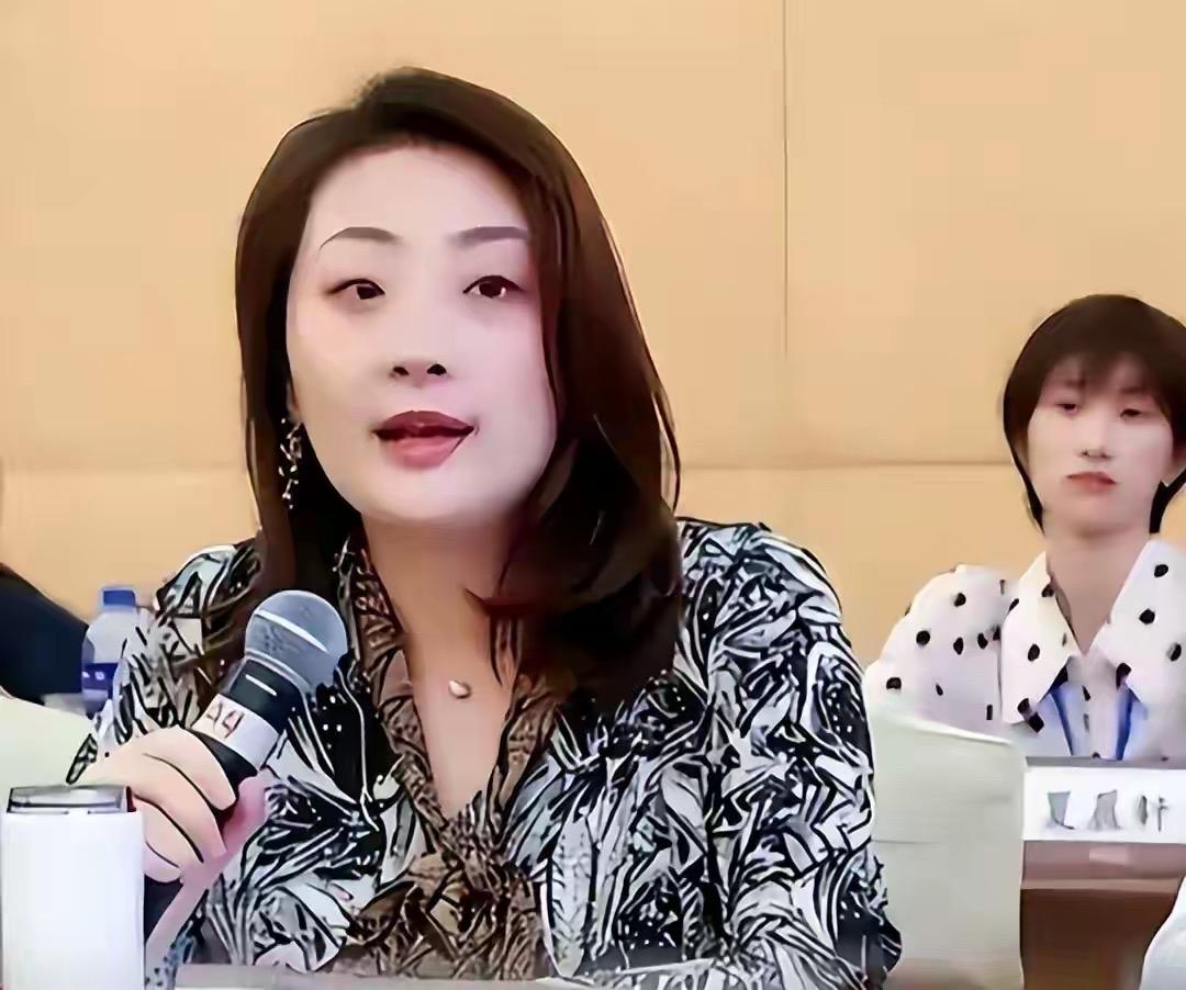 宗馥莉是怎么拿到继承权的？不是怎么拿到，而是从头到尾就没人和她争过，她从一开