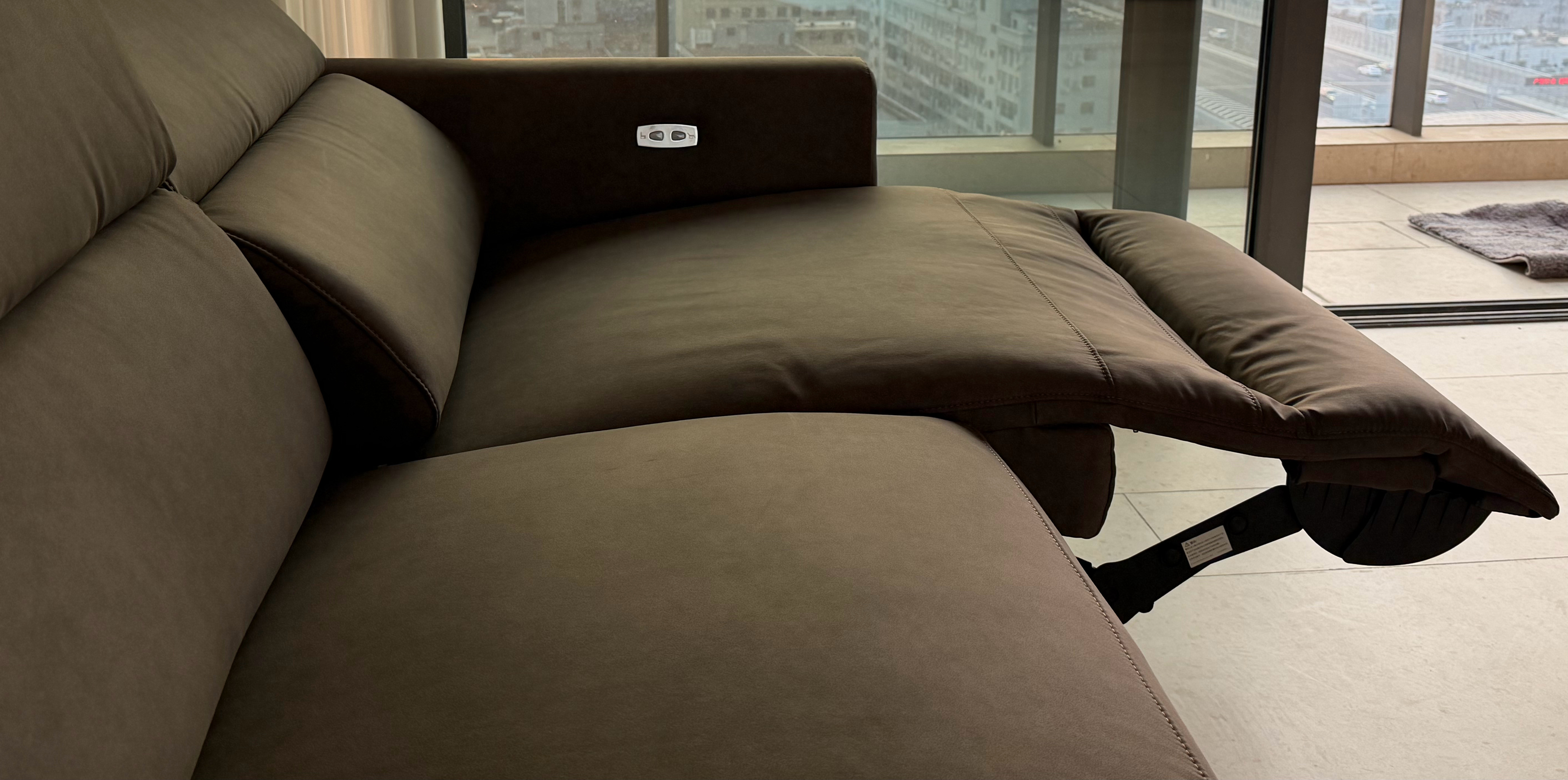 宜家这个沙发可以电调腿托坐垫升起角度只有一点点算不上零重力不过整体已经挺舒服