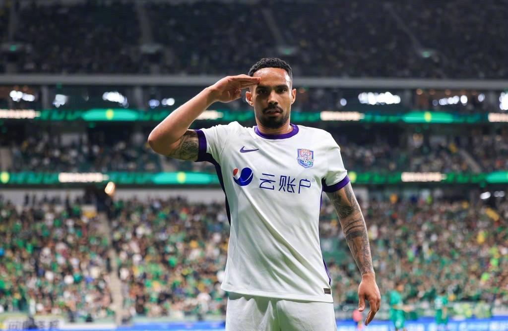 进球大战，津门虎4-2国安，积分榜方面，津门虎2胜2平4负积-2分，暂升第15；