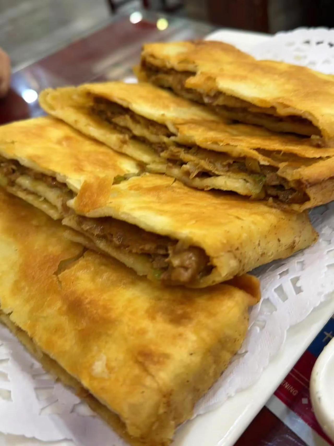 不踩雷，很地方，肉饼和八珍豆腐必点地方特色美食小时候味道