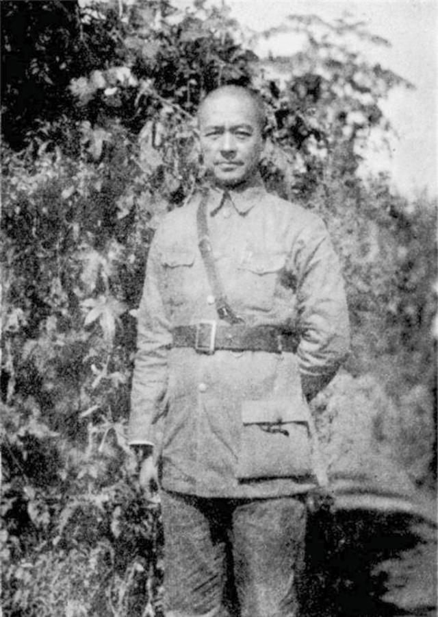 1939年，一个四川省主席主动辞职，带着8万川军冲进湖北大洪山，没有重炮，没有坦