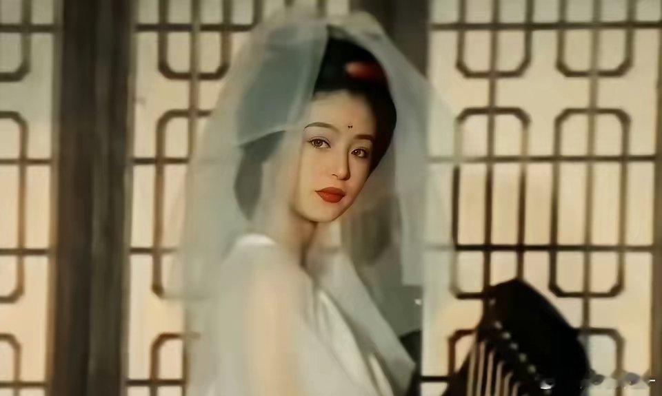 7月29日，于正拿林青霞给赵晴抬咖让赵晴拍了一组林青霞仿妆照，说赵晴像林青霞，引