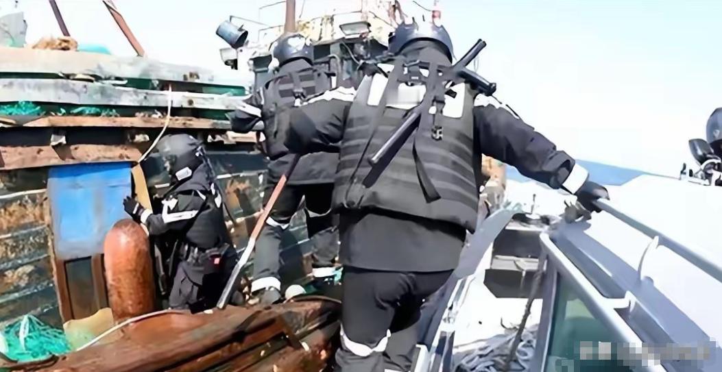 闹出人命了！5月9日黄海争议海域突然炸锅！韩国海警联合海军采取强硬行动，在白翎岛