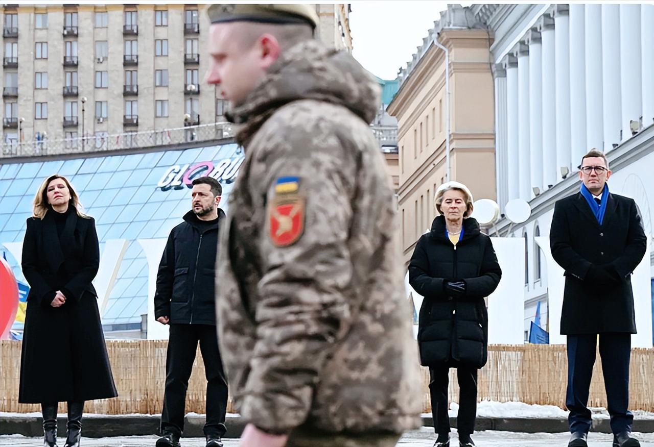 泽连斯基的梦碎了，冯德莱恩当场泼冷水。 就在俄乌打了四年仗的当天，欧盟老大冯