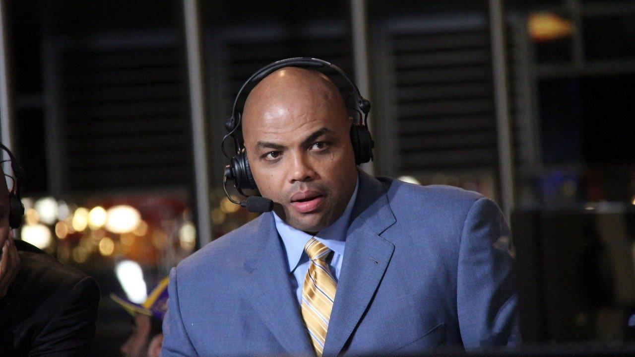 NBA名宿巴克利在节目中评价火箭：“他们就是在打一对一的篮球，当杜兰特￼在的时候