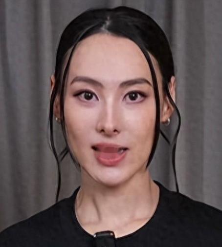 梁洛施近日在访谈中坦言，很满意现在的状态。面对“38岁才是最佳赏味期”的说法，她