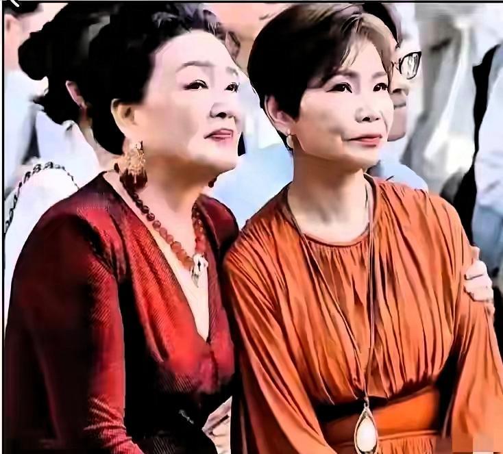 择偶时看家风，母亲的样子很重要。老人家有话，大家听着，娶媳妇啊，要看丈母娘，这