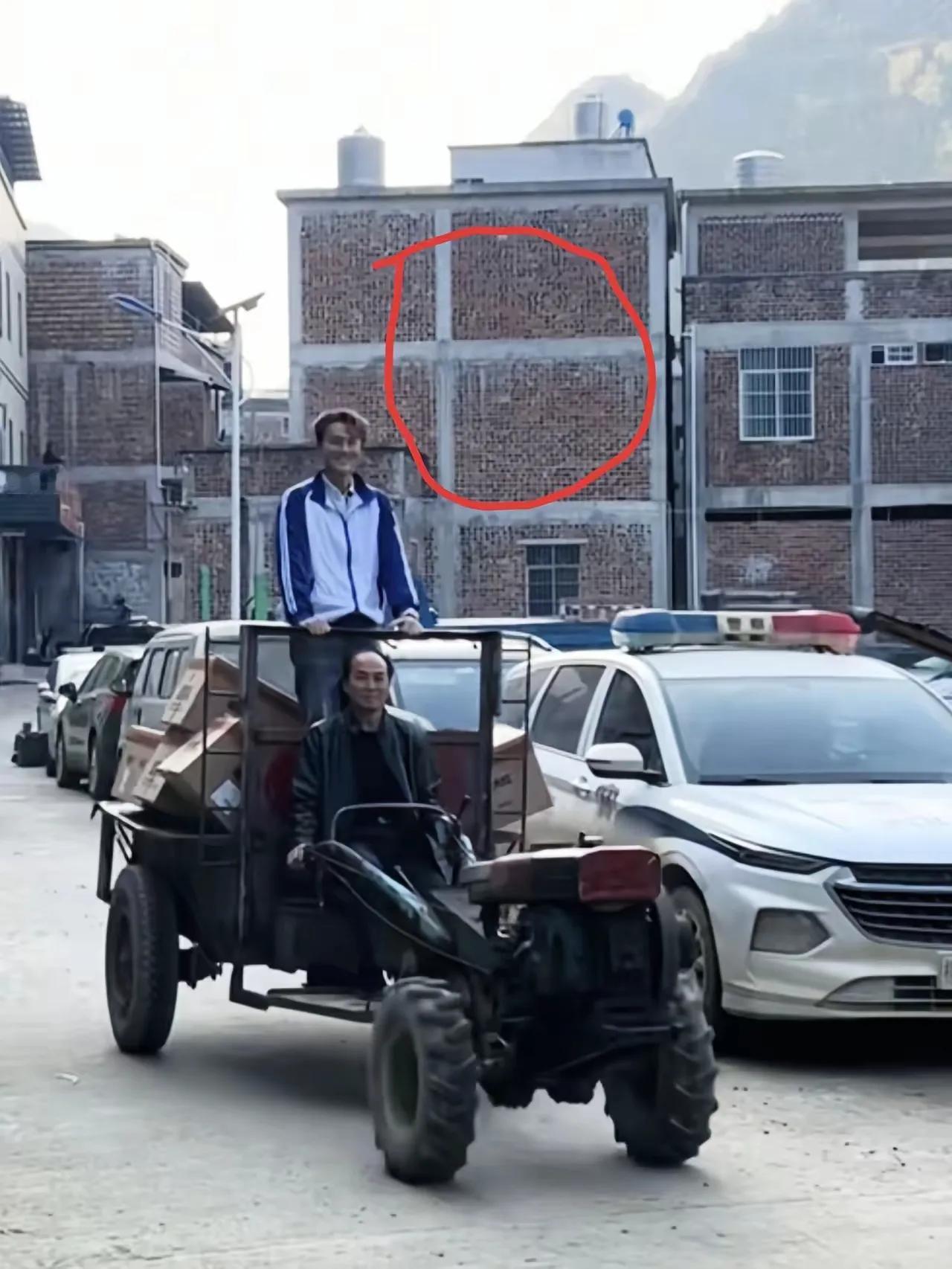 刷到吴克群发抖音好奇广西房子不刷外墙的事儿，评论区说的原因，看完才发现全是本地人