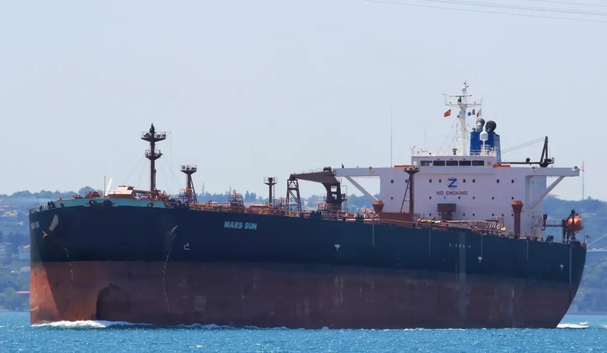 中国原油被抢？俄油轮驶向中国港口，南海突遭印度截胡2026年3月中旬，国际能