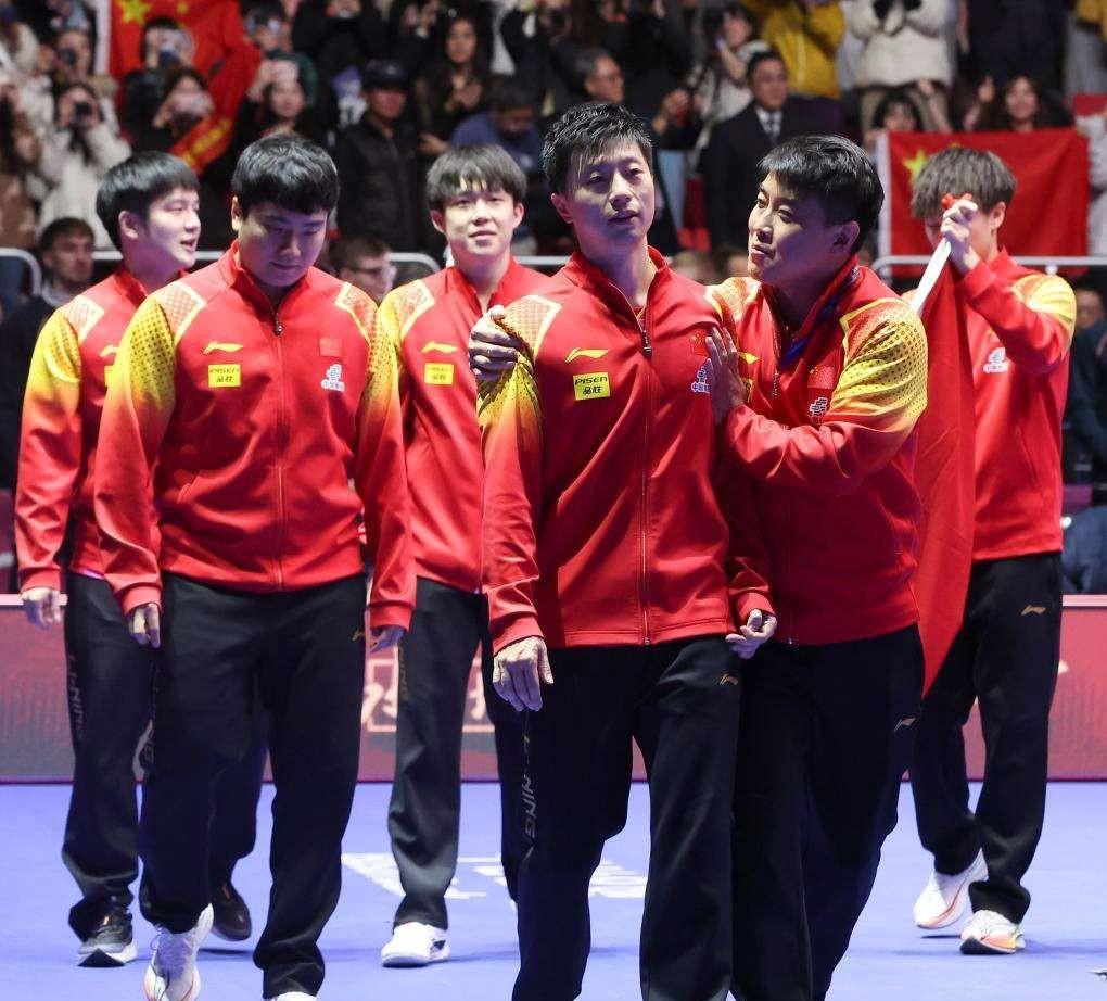 樊振东是去年12月27日退出世界排名的，然后在今年8月赴欧洲打德甲联赛，11月全