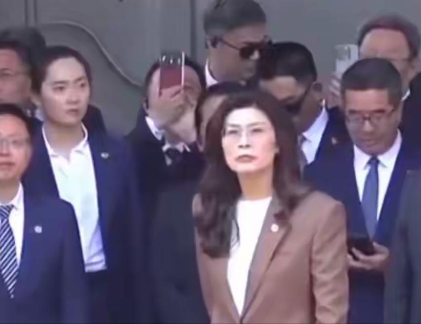 郑丽文的作态不禁让人想起吴石将军牺牲前说过的话：“在国民党内部，多数人有派系，少